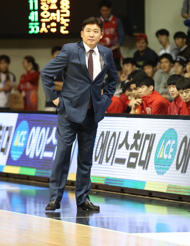 승장' 김승기 감독 "첫 경기 정말 힘들었다" < 프로농구 < 농구 < 기사본문 - 스포츠춘추
