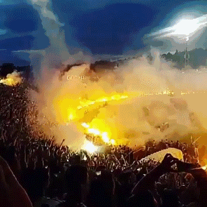 FK 파르티잔의 이색 불꽃 고리 세레머니(출처=인스타그램)