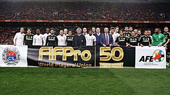 2015년 3월 31일 네덜란드에서 열린 네덜란드와 스페인과의 경기에서 FIFPro 창립 50주년 행사 장면(사진=FIFPro)