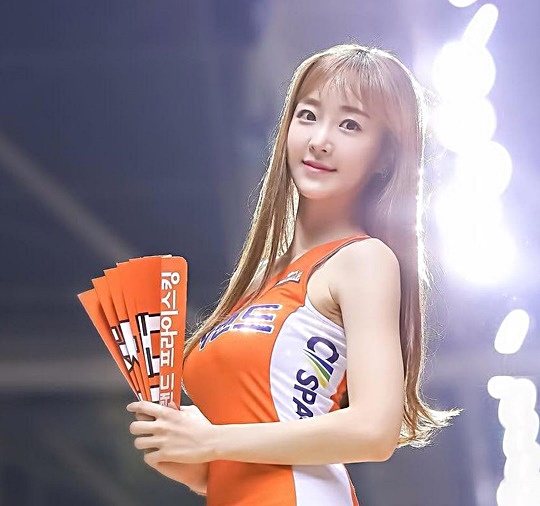 S-girl] '청순 치어리더' 이애수, 100점짜리 러블리 매력 < 국내야구 < 야구 < 기사본문 - 스포츠춘추