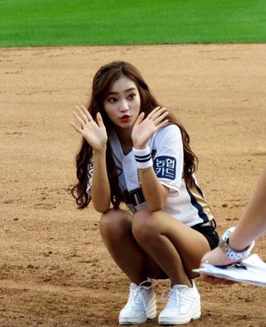 S-girl]NC 치어리더 손지해, '모델미' 갖춘 '新 야구 여신' < 국내야구 < 야구 < 기사본문 - 스포츠춘추