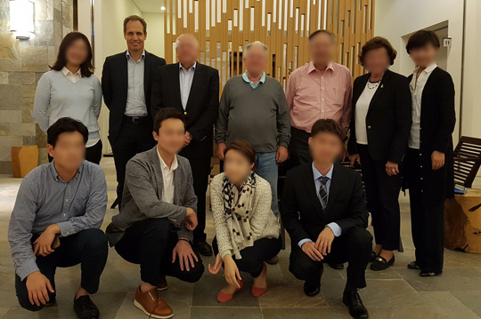 2017년 6월 평창 동계올림픽 시설 점검차 한국을 찾았던 ISU 기술임원 휴고 헤르노프(사진 뒷줄 왼쪽에서 두 번째)(사진=평창 조직위)