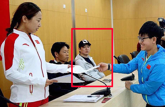 5월 13일 중국빙상경기연맹 공식행사에 참석한 조재범 전 여자 쇼트트랙 국가대표 코치(빨간 테두리)(사진=중국빙상경기연맹)