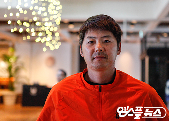 이제 두산 유니폼을 입을 김원형 코치는 KT WIZ 이강철 감독의 빈자리를 메울 전망이다(사진=엠스플뉴스)