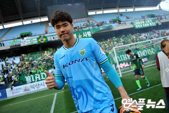 송범근은 프로 경력 첫 시즌 만에 K리그1 우승팀 전북의 주전 골키퍼로 자리매김했다(사진=엠스플뉴스)