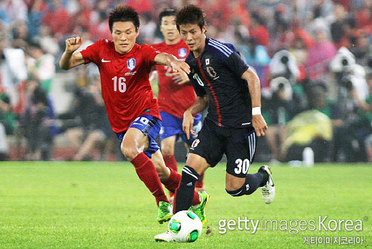 한국 축구 대표팀  이명주(사진 왼쪽)(사진=개티이미지코리아)