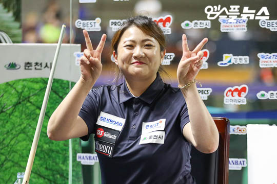 김민아가 경기가 끝난 뒤 우승의 기쁨을 표현하고 있다.(사진=엠스플 뉴스 정이수 기자)
