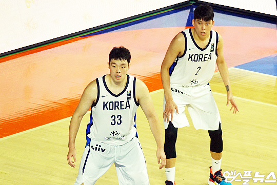 한국 농구 대표팀 이승현(사진 왼쪽), 최준용(사진=엠스플뉴스 이근승 기자)