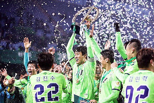 2019시즌 K리그1 정상에 오른 전북 현대(사진=한국프로축구연맹)