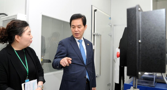 2018년 3월 29일 식약처장 시절 경북테크노파크를 찾은 류영진(사진=식약처)