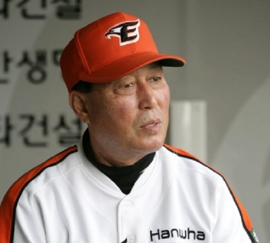 김인식 전 감독은 베테랑 선수들을 잘 다루는 믿음의 야구로 유명했다(사진=한화)