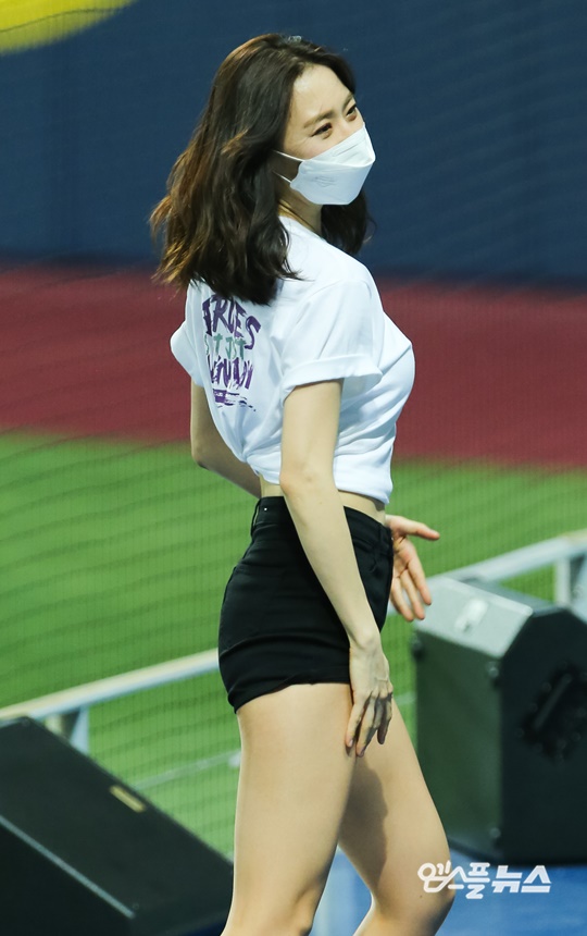 아이돌 뺨치는 춤 솜씨' 류세미, 키움의 대표 미녀 치어리더 < 국내야구 < 야구 < 기사본문 - 스포츠춘추