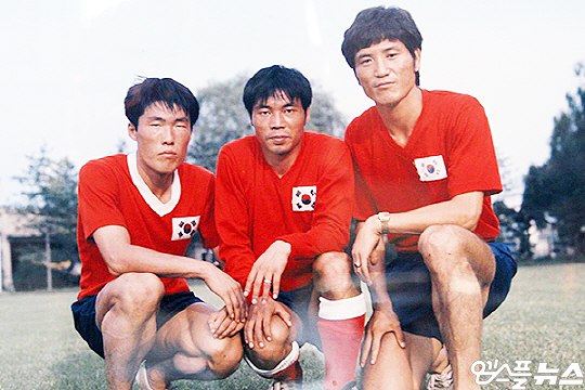 1970년대 태극마크를 달고 호흡을 맞춘 차범근(사진 맨 왼쪽부터), 박이천, 김재한(사진=김재한 제공)