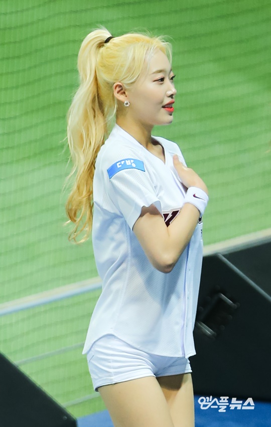 미소가 매력' 김소윤 치어리더, 키움 대표 금발 치어리더 < 국내야구 < 야구 < 기사본문 - 스포츠춘추
