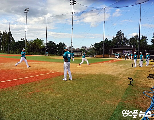 오로지 야구만 보고 달려가는 파주 챌린저스 선수단의 훈련 장면(사진=엠스플뉴스 김근한 기자)