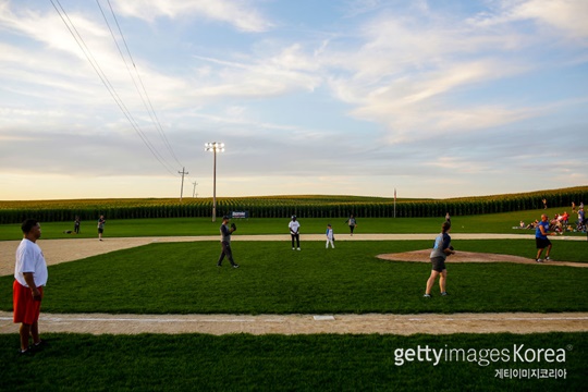 아이오와주 다이어스빌의 옥수수밭 임시 야구장(사진=게티이미지 코리아)
