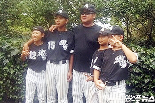 공태현 프로(사진 맨 왼쪽에서 네 번째)는 초등학교 3학년 때부터 중학교 2학년 때까지 프로야구 선수를 꿈꿨다(사진=엠스플뉴스)