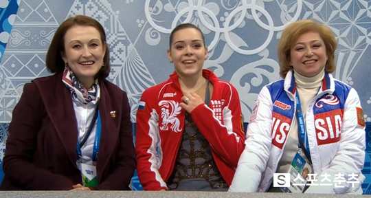 2014년 소치 동계올림픽에서 금메달을 딴 아델리나 소트니코바(사진 가운데)