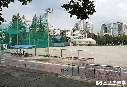 서울고 야구부 훈련장 전경. 야구부는 특정 개인 소유물이 아닌 오로지 학생들을 위한 성장터가 돼야 한다(사진=스포츠춘추) 