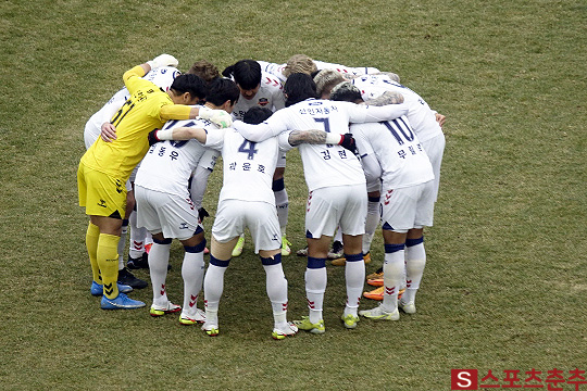 수원FC는 2022시즌 AFC 챔피언스리그 출전권 확보를 목표로 한다(사진=스포츠춘추 이근승 기자)