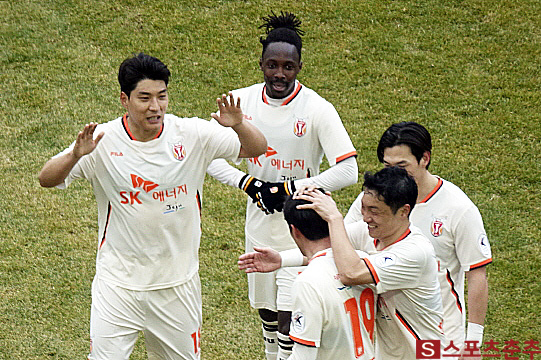 제주 유나이티드엔 2021시즌 K리그1 득점왕 주민규(사진 맨 왼쪽)를 비롯해 K리그1 정상급 선수가 즐비하다(사진=스포츠춘추 이근승 기자)