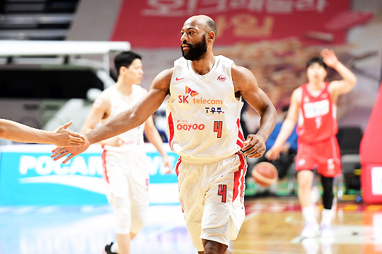 베테랑 외국인 선수 리온 윌리엄스(사진=KBL)