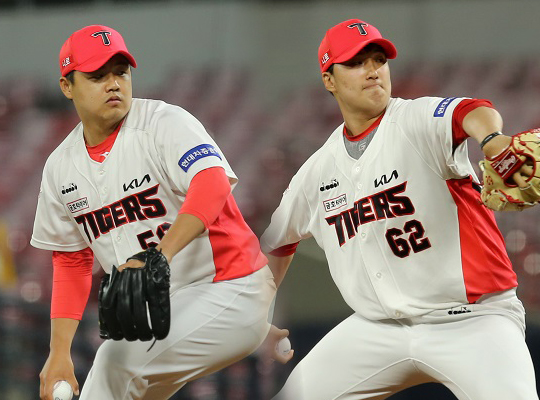 필승조 투수 장현식(사진 왼쪽부터)과 투수 정해영이 동반 이탈한 KIA에 큰 위기가 찾아왔다(사진=KIA)