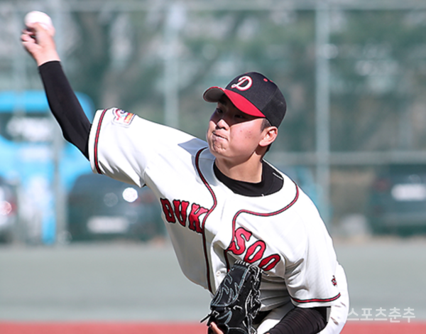 심준석은 올해 비공식 최고구속 160km/h를 기록했다(사진=스포츠춘추 DB)