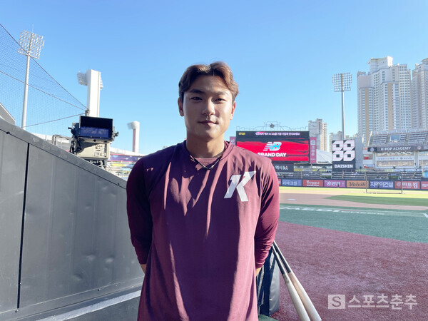 키움 히어로즈 1루수 자리를 꿰찬 김태진(사진=스포츠춘추 배지헌 기자)