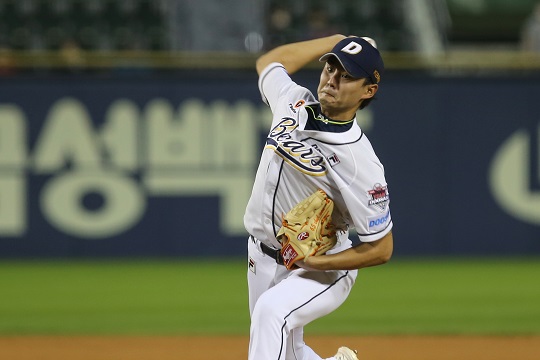 1군 데뷔 시즌부터 70이닝에 육박하는 이닝 소화 흐름을 보여주는 정철원(사진=두산)