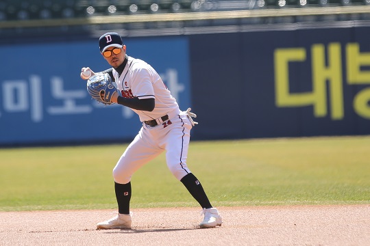 이제 잠실구장 내야 그라운드에 서 있는 2루수 오재원을 볼 수 없다(사진=두산)
