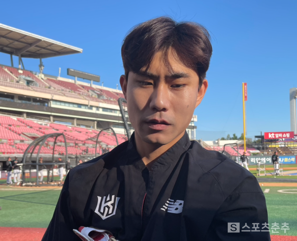 투혼을 발휘하는 KT 유격수 심우준(사진=스포츠춘추 배지헌 기자)