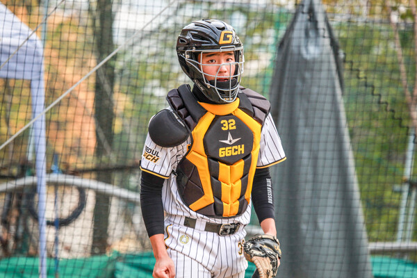 고교 포수 빅 3 가운데 하나로 기대를 모은 엄형찬(사진=베이스볼 코리아)