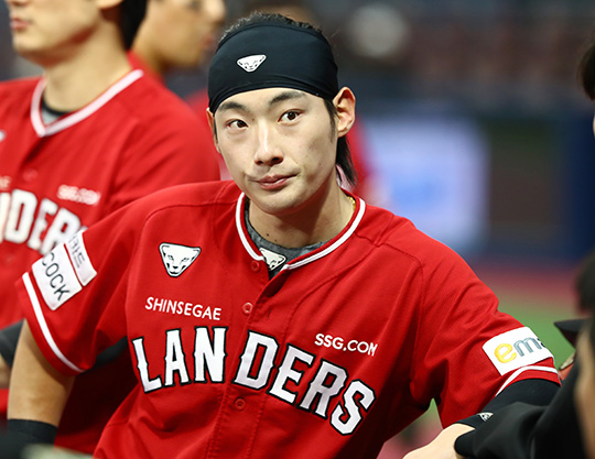 최지훈은 2022시즌 시즌 전 경기를 모두 출전하며 주전 중견수로 활약했다(사진=SSG)