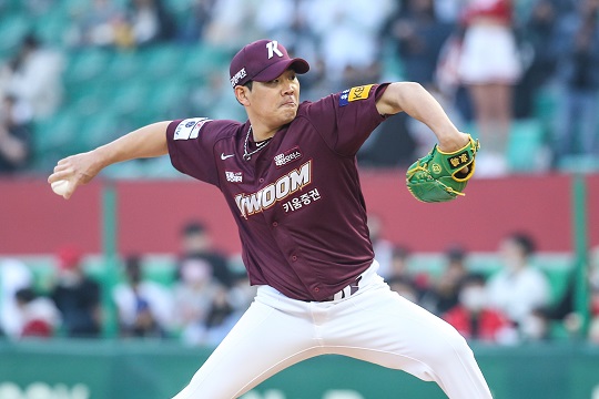 원소속팀 복귀는 사실상 어려워진 정찬헌이 극적인 FA 계약 성사를 꿈꾼다(사진=키움)