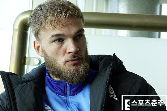 광주 FC 중앙 수비수 티모 레츠셰흐트(사진=스포츠춘추 이근승 기자)