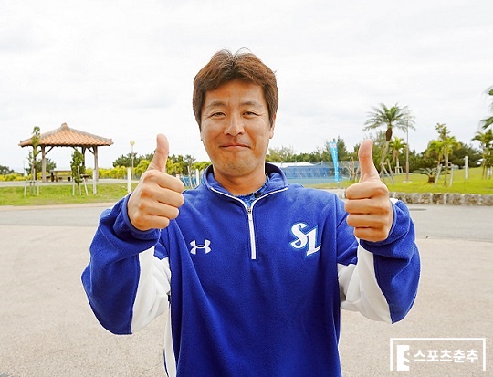 삼성 베테랑 포수 강민호의 '쌍엄지' 척(사진=스포츠춘추 김근한 기자)