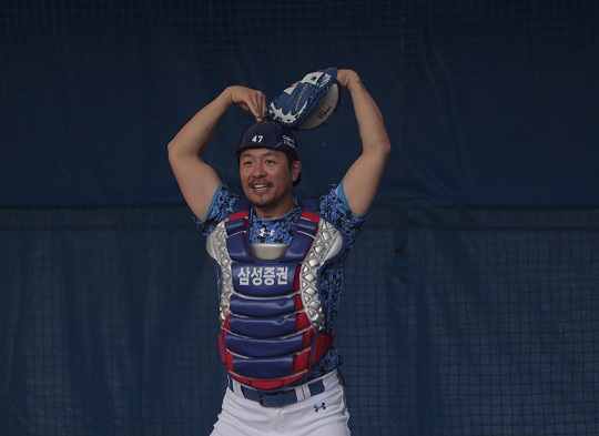 강민호는 2023시즌 삼성 성적의 핵심 포인트로 젊은 필승조 투수들의 성장을 꼽았다(사진=삼성)