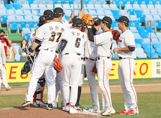 한화가 2023시즌 개막을 앞두고 시범경기 1위에 등극했다(사진=한화)