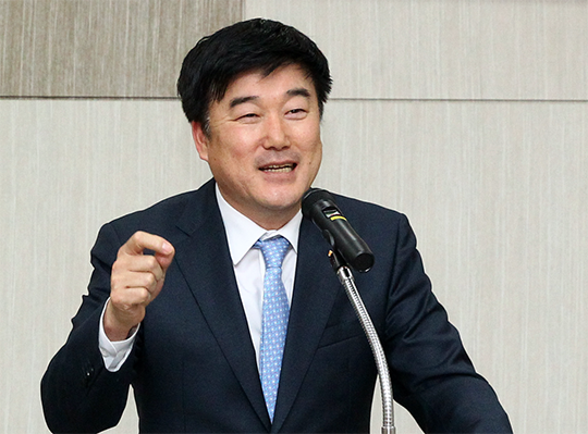 Ex-GM da SK e atual presidente da SSG Min Kyung-sam (foto = SK)