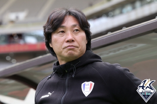 수원 삼성 최성용 감독대행(사진=프로축구연맹)