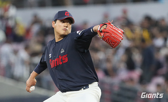 롯데 우완 선발 나균안(사진=롯데)