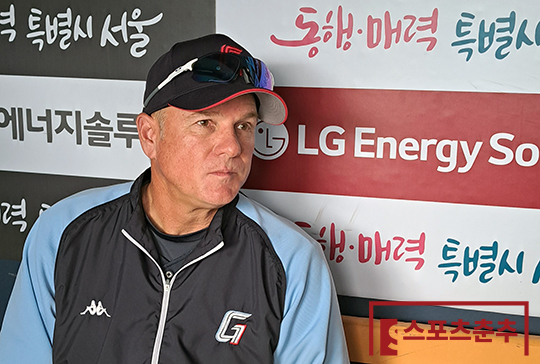 롯데 래리 서튼 감독(사진=스포츠춘추 김종원 기자)
