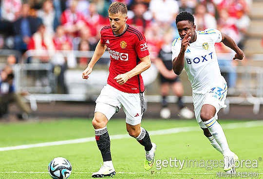 메이슨 마운트(사진 왼쪽)는 맨유의 기대를 충족할 수 있을까(사진=게티이미지코리아)