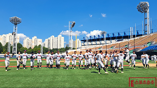 9월 6일 제51회 봉황대기 준결승(대구상원고전) 승리 직후 세광고 선수단 모습(사진=스포츠춘추 DB)