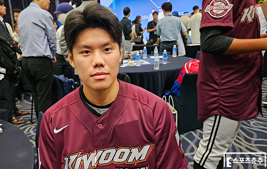 키움에 지명된 장충고 우완 김윤하(사진=스포츠춘추 김종원 기자)