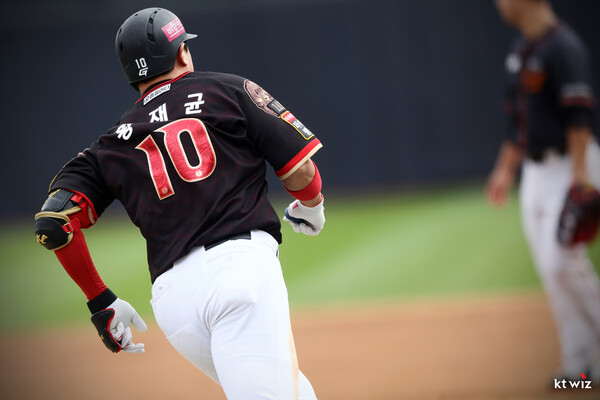 KT를 구한 황재균(사진=KT)