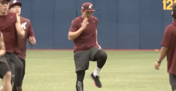 경기전 훈련하는 이정후. 정상적으로 배팅과 러닝을 소화했다(사진=스포츠춘추)