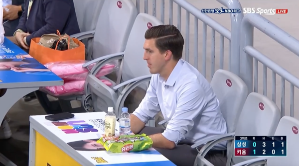 중계화면에 포착된 샌프란시스코 피트 푸틸로 단장(사진=SBS 스포츠 화면)