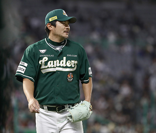 SSG 베테랑 필승조 노경은은 올 시즌 팀 뒷문 한 축을 책임지고 있다(사진=SSG)